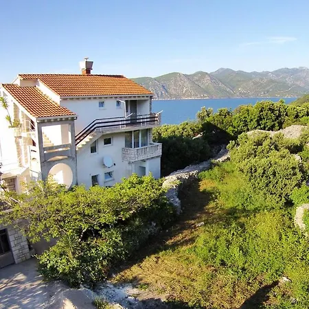 With A Parking Space Racisce, Korcula - 9170 *