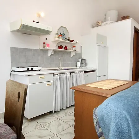 Apartment With A Parking Space Racisce, Korcula - 9170 Racisce