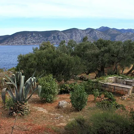 With A Parking Space Racisce, Korcula - 9170 *