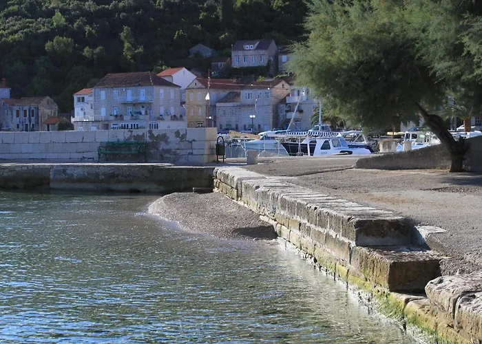 With A Parking Space Racisce, Korcula - 9170 *