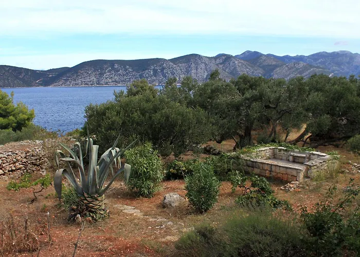 With A Parking Space Racisce, Korcula - 9170 *